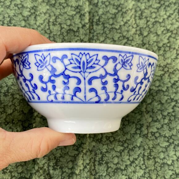 Set of 6 Blue Floral Porcelain Soup/Rice Bowls in Flawless Condition - Picture 4 of 6